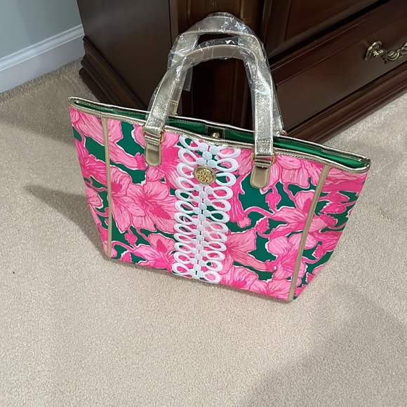 Lilly Pulitzer tote - Picture 4 of 7